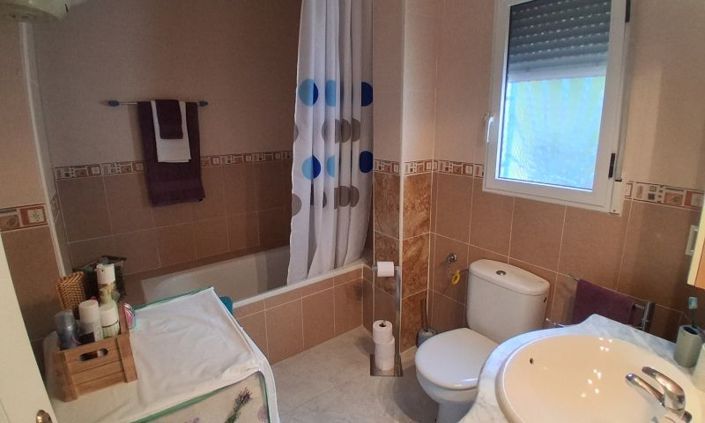Image No.17-5 Bed Property for sale