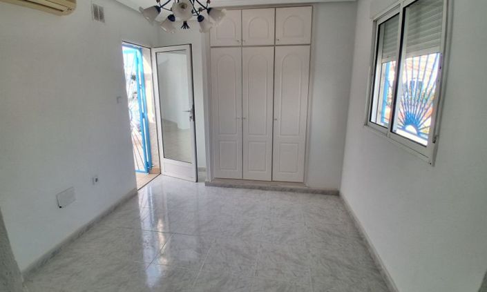 Image No.28-5 Bed Villa for sale