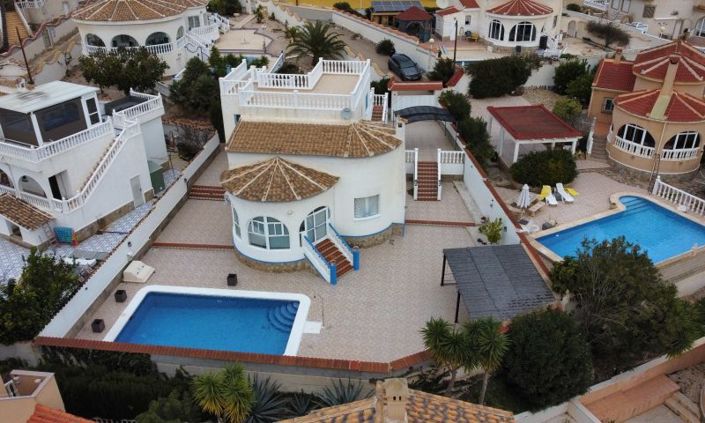 Image No.35-5 Bed Property for sale