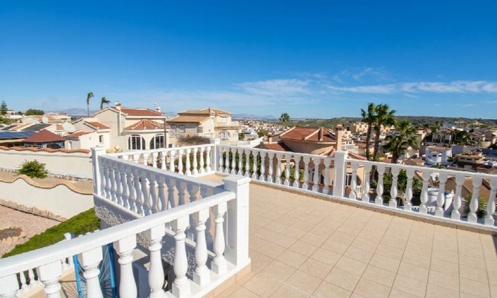 Image No.36-5 Bed Property for sale
