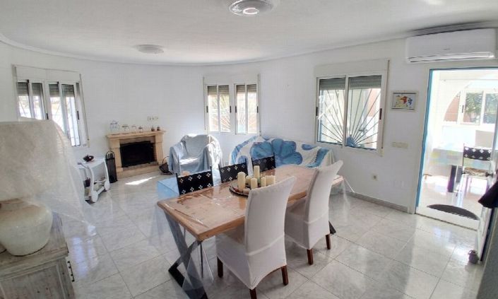 Image No.37-5 Bed Property for sale