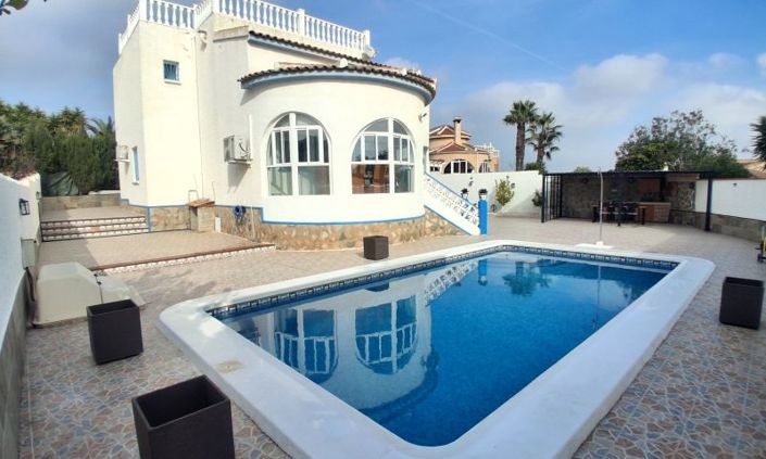 Image No.4-5 Bed Property for sale
