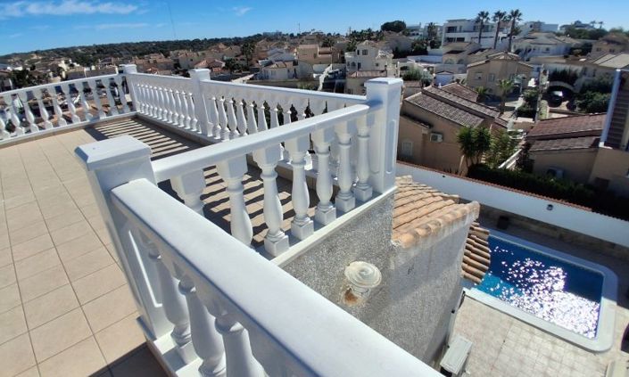 Image No.40-5 Bed Property for sale