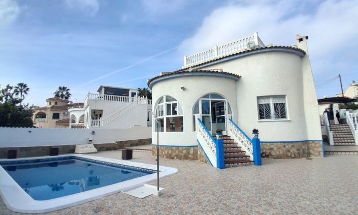 Image No.6-5 Bed Property for sale
