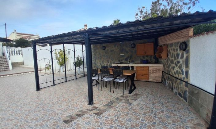 Image No.8-5 Bed Property for sale