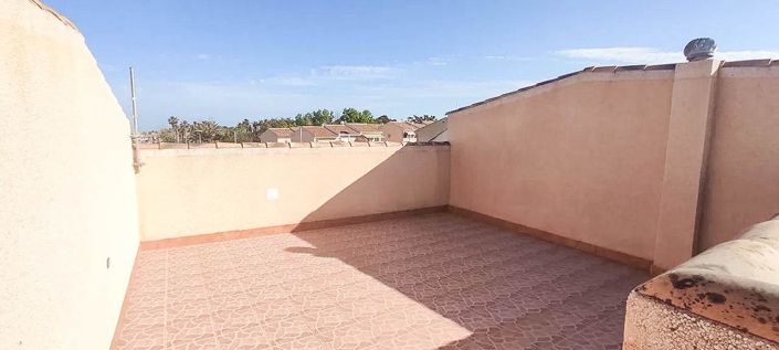 Image No.25-3 Bed Townhouse for sale