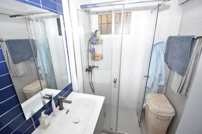 10-bb915d1cb19341576dcdc994b81ab9c5