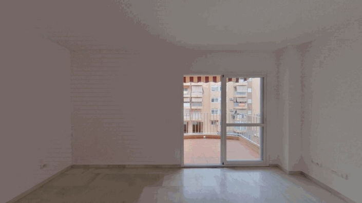 Image No.2-Villa de 2 chambres à vendre à Estepona