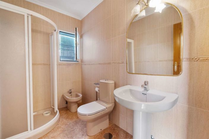 Image No.8-3 Bed Townhouse for sale