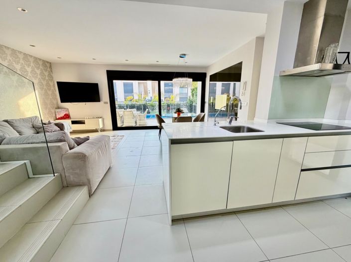 Image No.10-3 Bed Villa for sale