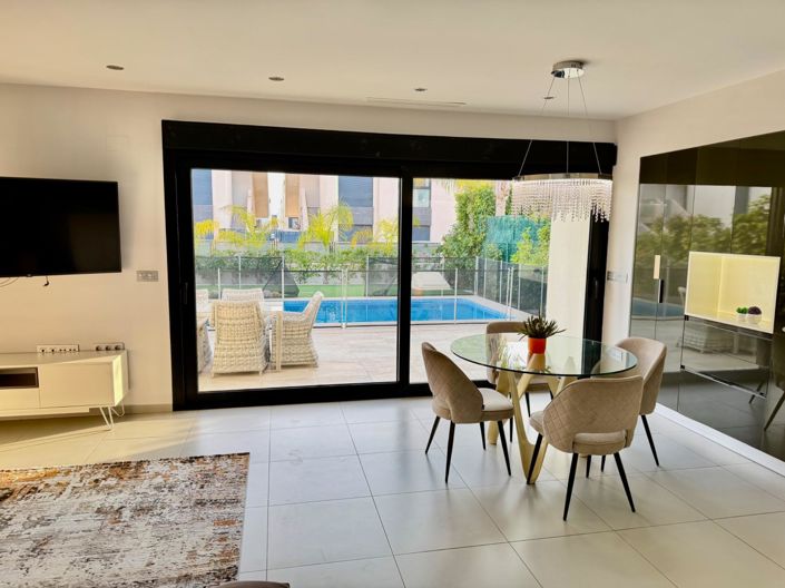 Image No.6-3 Bed Villa for sale