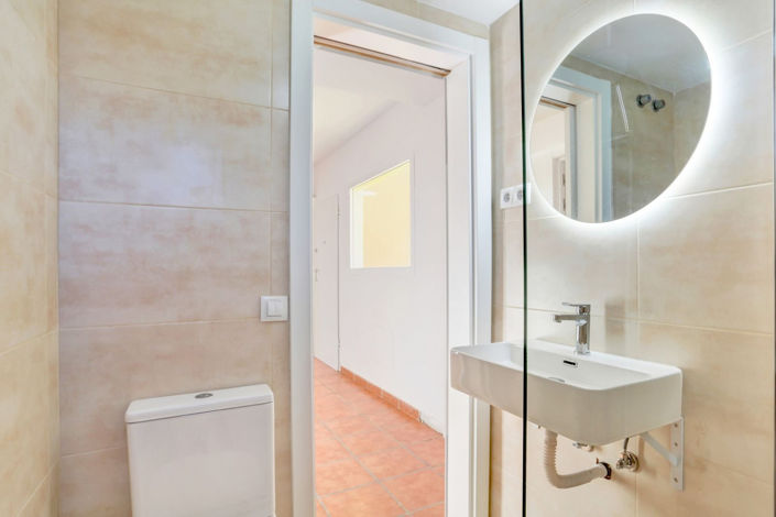 Image No.26-2 Bed Apartment for sale