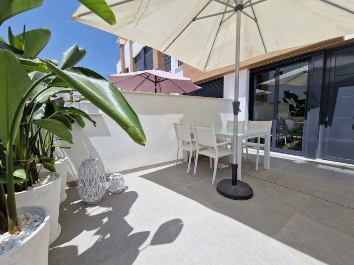 Image No.2-3 Bed Townhouse for sale