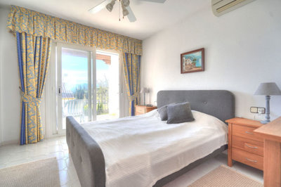 10-bb915d1cb19341576dcdc994b81ab9c5