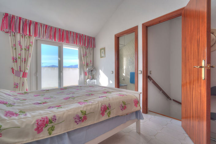 Image No.16-3 Bed Townhouse for sale