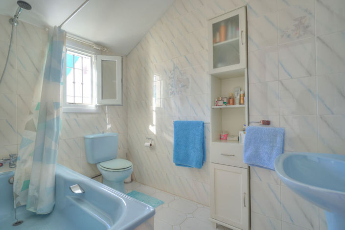 Image No.17-3 Bed Townhouse for sale