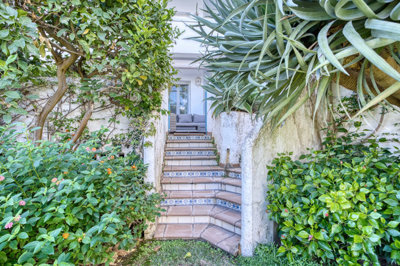 b98le8d7m9k3degpefzhs0lif8u4xzvzhwxtmggyekxx9