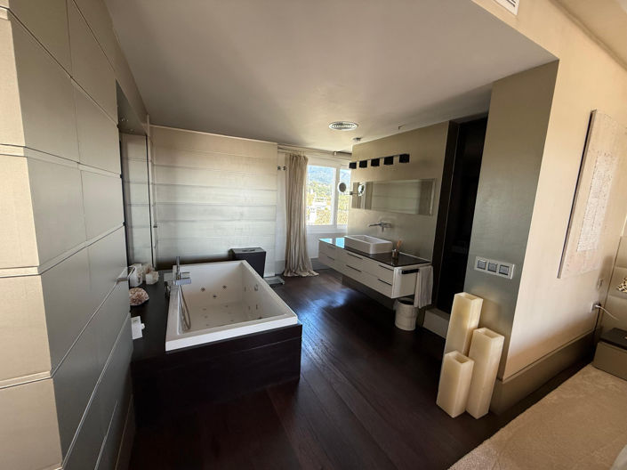 Image No.35-4 Bed Penthouse for sale