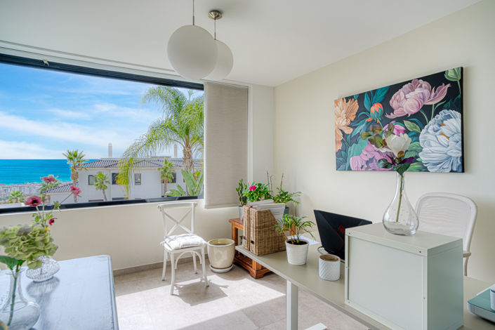 Image No.12-3 Bed Apartment for sale