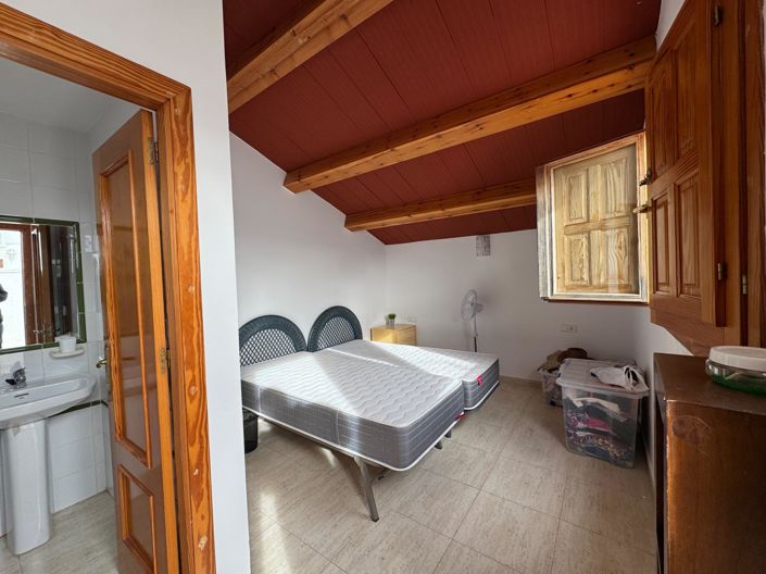 Image No.17-3 Bed Townhouse for sale