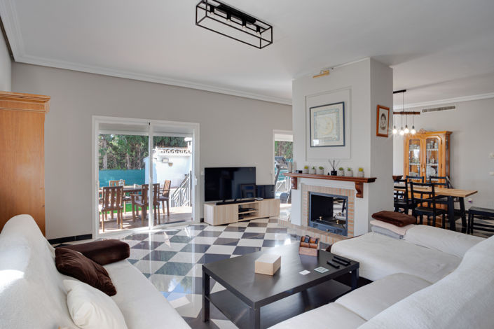 Image No.2-5 Bed Villa for sale