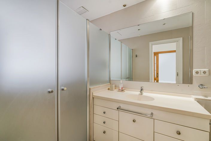 Image No.29-3 Bed Apartment for sale