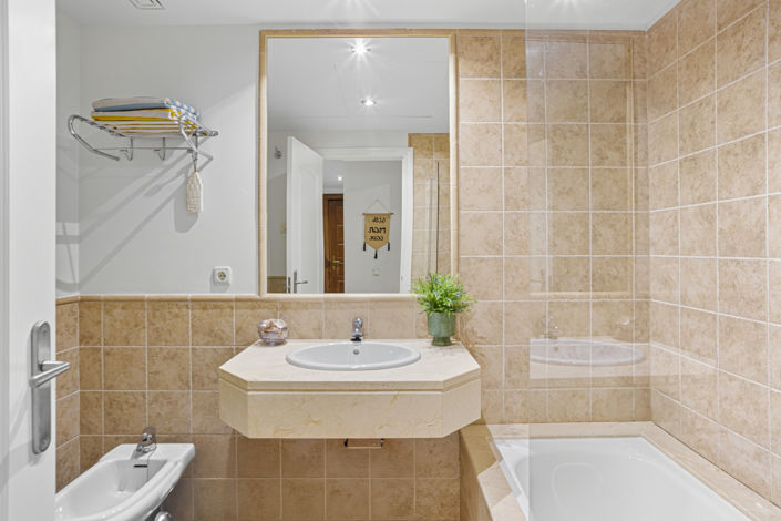 Image No.25-2 Bed Apartment for sale