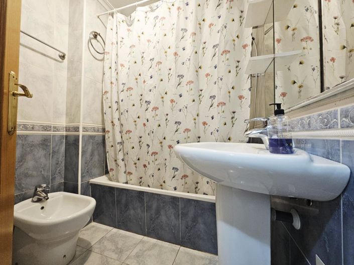 Image No.11-3 Bed Apartment for sale