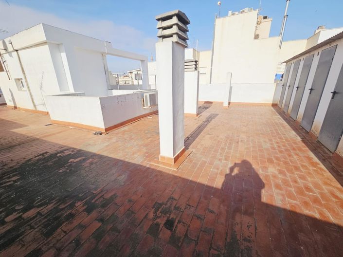 Image No.24-3 Bed Apartment for sale