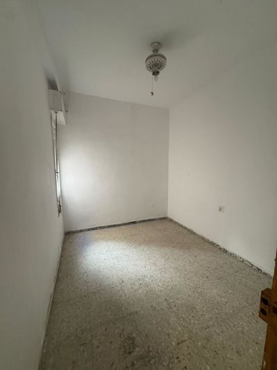 Image No.12-5 Bed Apartment for sale