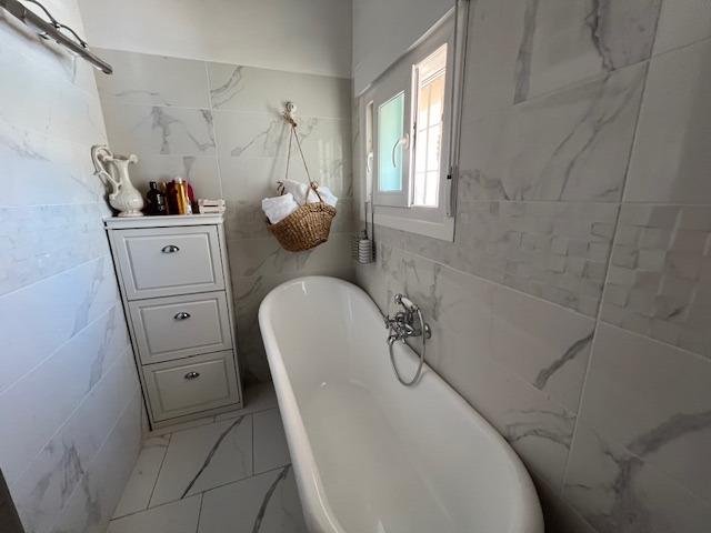 Image No.15-3 Bed Villa for sale