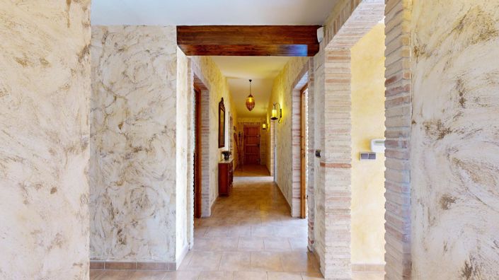 Image No.12-4 Bed Villa for sale