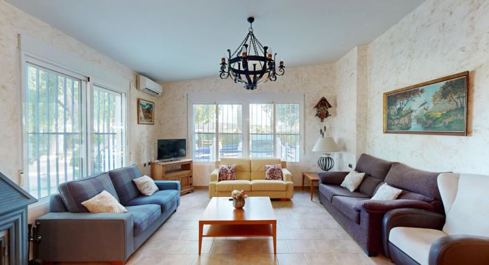 Image No.4-4 Bed Villa for sale