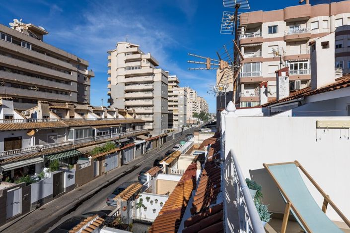 Image No.31-3 Bed Townhouse for sale