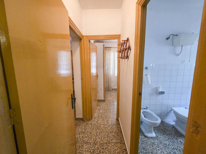 Image No.8-5 Bed House for sale