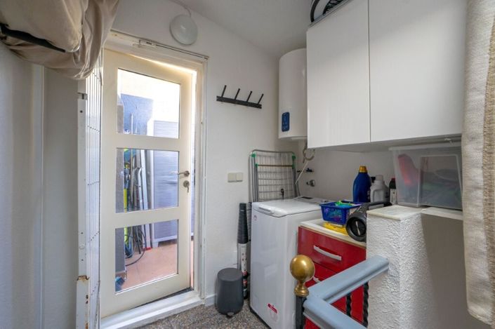 Image No.15-2 Bed Townhouse for sale