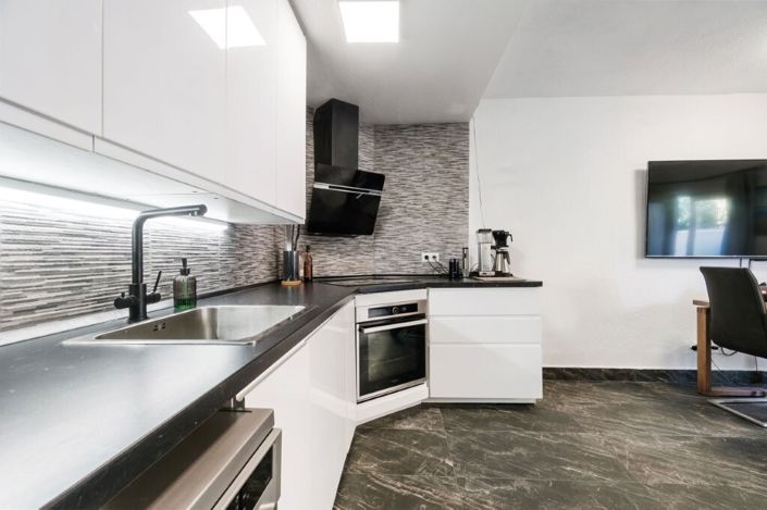 Image No.8-2 Bed Townhouse for sale