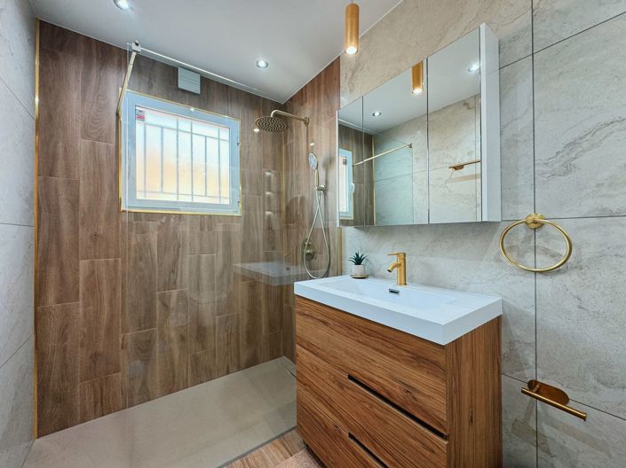 Image No.20-3 Bed Townhouse for sale