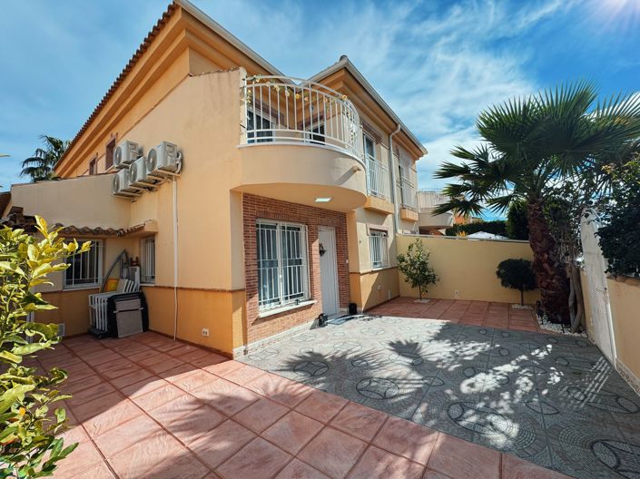 Image No.22-3 Bed Townhouse for sale