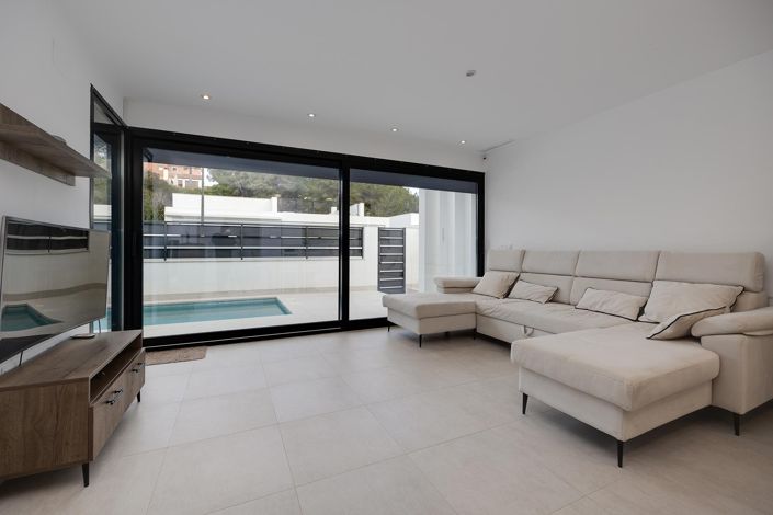 Image No.4-3 Bed Villa for sale