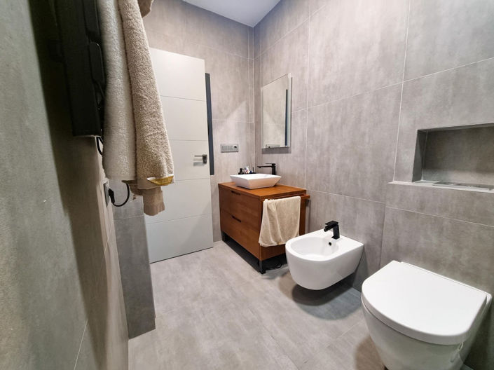 Image No.15-3 Bed House for sale