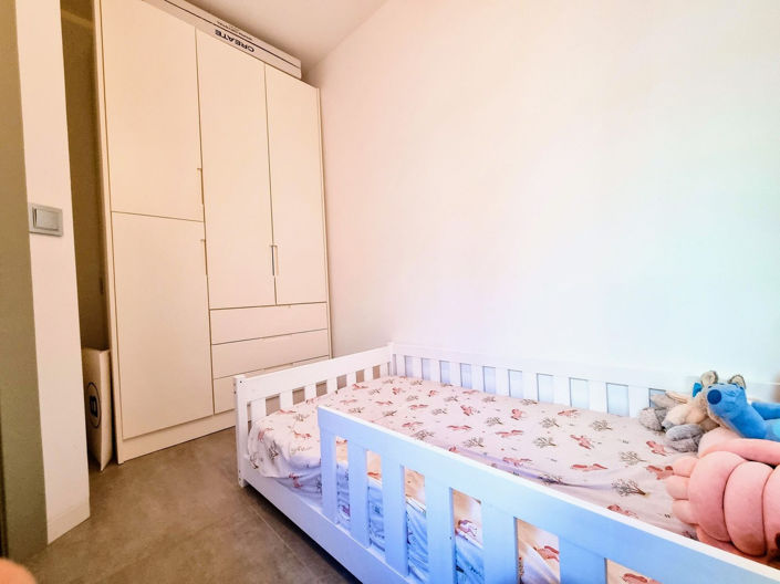 Image No.17-3 Bed House for sale