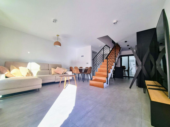 Image No.2-3 Bed House for sale