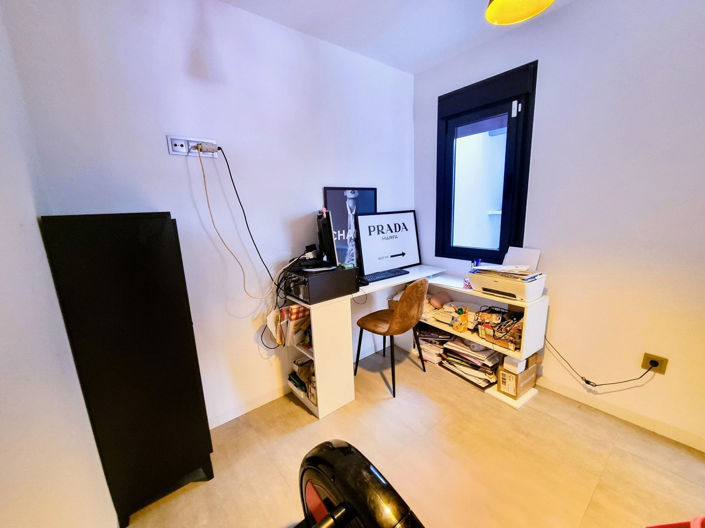 Image No.20-3 Bed House for sale