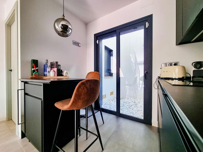 Image No.8-3 Bed House for sale