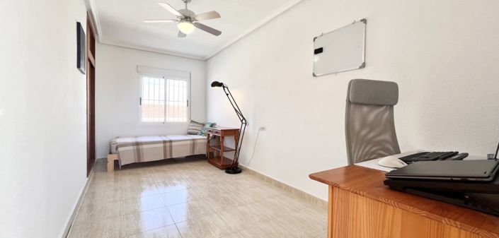 Image No.16-3 Bed Townhouse for sale