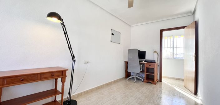 Image No.20-3 Bed Townhouse for sale