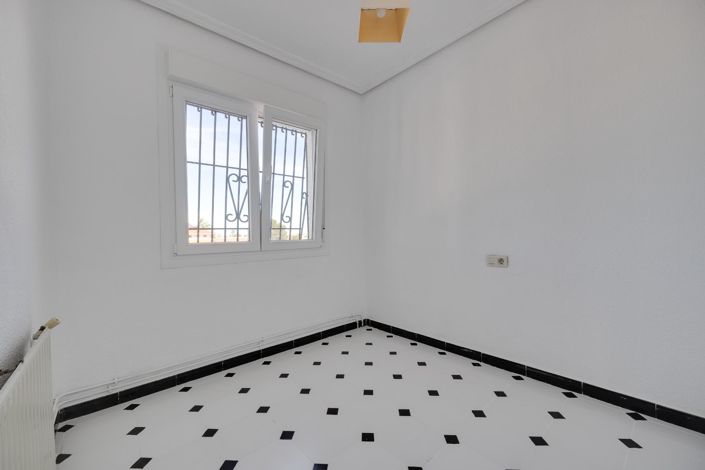 Image No.14-3 Bed Villa for sale