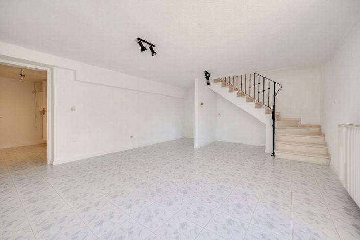 Image No.21-3 Bed Property for sale