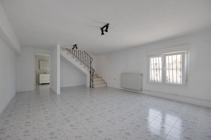 Image No.24-3 Bed House for sale